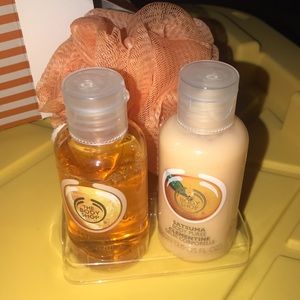 NWT The Body Shop Clementine Travel set
